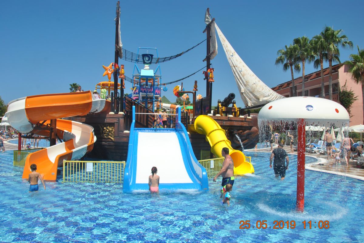 imagini hotel LONICERA RESORT